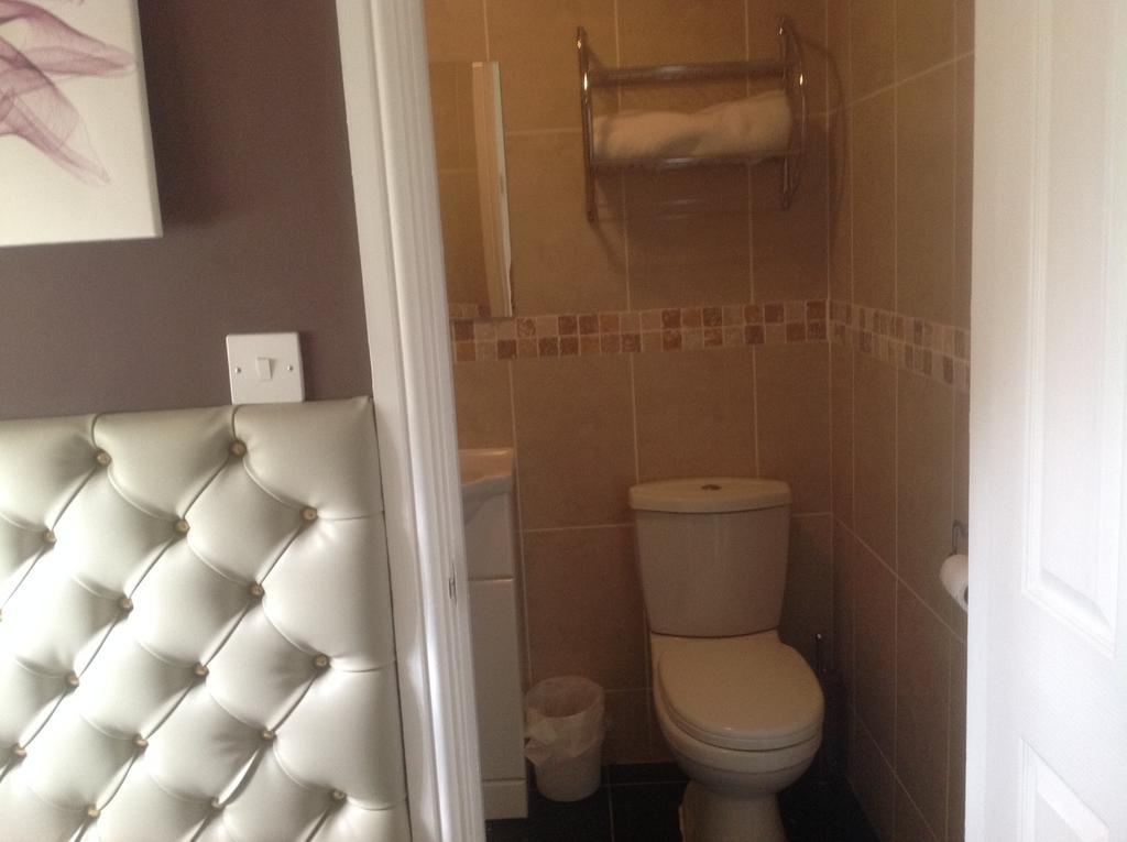 Soccer Suite Liverpool Room photo