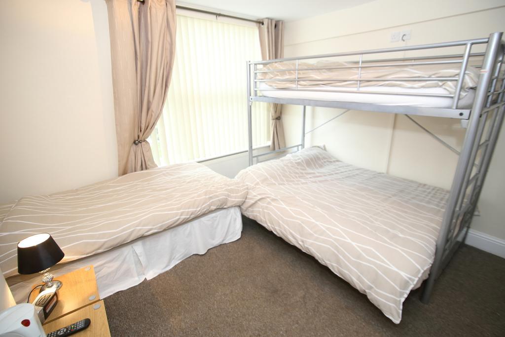 Soccer Suite Liverpool Room photo